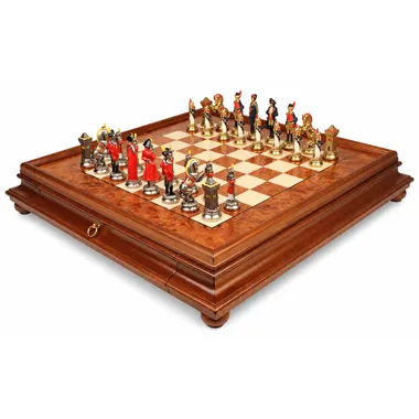 Schachspiel Napoleon auf einem Schachbrett aus Wurzelholz mit Schublade