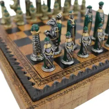 Alternative view of Mittelalterliches Schachspiel - Schachbrett & Dame aus Kunstleder mit Aufbewahrung & Metallschachspiel