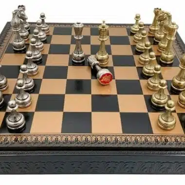 Blumiges Schachspiel - Schachbrett, Damespiel & Backgammon aus Kunstleder in Gold/Schwarz mit Aufbewahrungsfach & Metallschachspiel – Bild 3