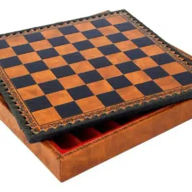 Römisches vs. Barbarisches Schachspiel - Schachbrett, Dame und Backgammon aus braunem / schwarzem Kunstleder mit Aufbewahrungsfach & Schachspiel aus Metall und Holz – Bild 9