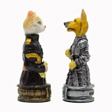 Schachspiel Hunde und Katzen aus Harz und Schachbrett aus Kunstleder Bordeaux und Gold – Bild 5