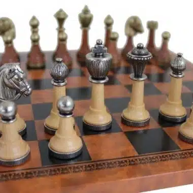 Schachspiel Staunton aus Metall und Holz mit Schachbrett aus Kunstleder in Braun – Bild 3