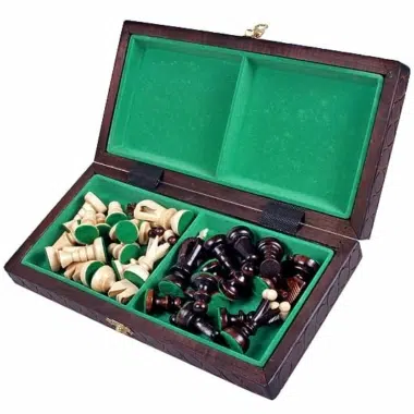 Alternative view of Schachfiguren und faltbares Spielbrett aus Holz
