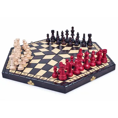 Dreispieler-Schachspiel aus Holz mit roten, naturfarbenen und braunen Figuren