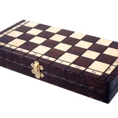 Schachfiguren und faltbares Spielbrett aus Holz – Bild 5