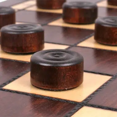 Faltbares Schach- und Dame-Spiel aus Holz – Bild 10