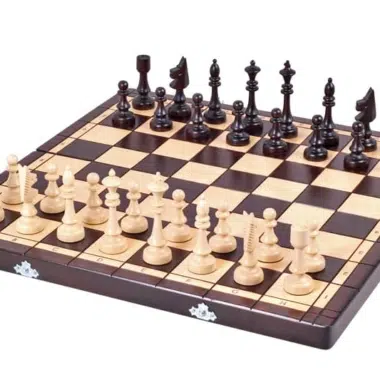 Design Schachspiel aus Holz und faltbare Schachbrett mit Aufbewahrung