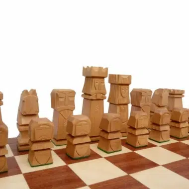 Schachspiel aus kubischem Holz und faltbarem Schachbrett – Bild 4