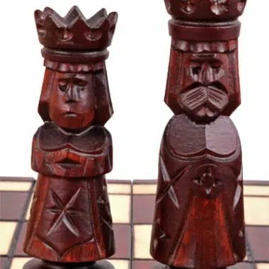 Großes Klapp-Schachbrett aus Holz mit geschnitzten Holzfiguren – Bild 5