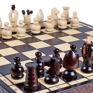 Schachspiel aus Holz und faltbares Schachbrett mit alphanumerischen Holzmarkierungen – Bild 5