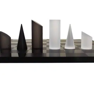 Moderne Konische Schachspiel in Grau und Weiß aus Plexiglas mit Aufbewahrungsbox – Bild 3