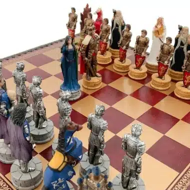 Schachspiel König-Arthur-Figuren mit Schachbrett aus Kunstleder mit Stauraum – Bild 5