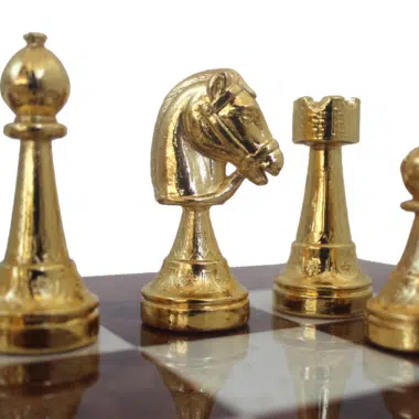 Alternative view of Schachbrett aus Ulmen- und Heideholz & Schachspiel aus massivem Gold- und Silberbeschichtetem Metall