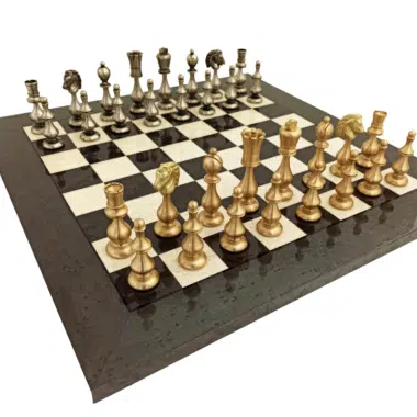 Großes Schachspiel Design - Schachfiguren aus Messing und Schachbrett aus Wurzelholz und lackiertem Ahorn