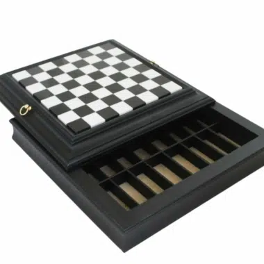 Schachspiel-Set aus vergoldetem und versilbertem Metall und schwarz-weißem Lackholz-Schachbrett mit Marmor-Spielbrett – Bild 8