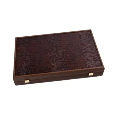 Backgammon aus braunem Leder mit Krokodilprägung, geschlossene Aufbewahrungsbox