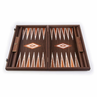 Luxus-Backgammon geöffnet, Gesamtansicht des Bretts aus Nussbaumwurzelholz und Perlmutt