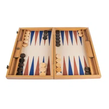Backgammon aus Kunstleder beige champagner geöffnet, Gesamtansicht mit blauen und braunen Dreiecken