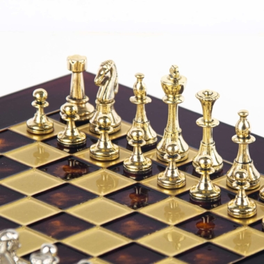 Kleines Staunton Schachspielset aus Silber- und Goldfarbenem Metall mit Metall-Schachbrett auf Fuß und Aufbewahrungskoffer – Bild 12