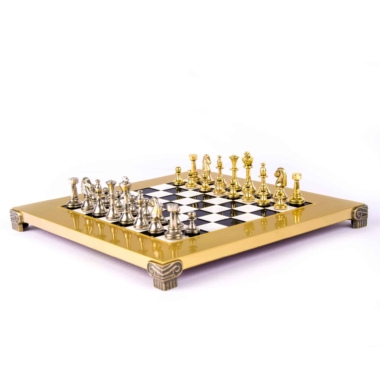 Kleines Staunton Schachspielset aus Silber- und Goldfarbenem Metall mit Metall-Schachbrett auf Fuß und Aufbewahrungskoffer – Bild 7