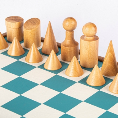 Schachspiel-Set im Bauhaus-Stil aus Holz und blau-weißem Kunstlederbrett mit Aufbewahrung – Bild 4