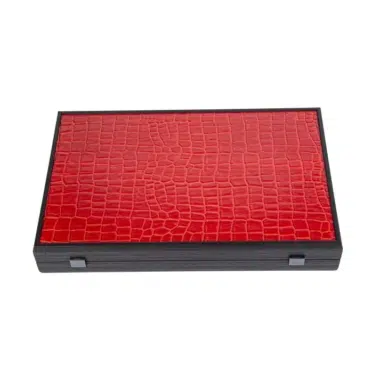 Backgammon Luxe geschlossen, Box aus Leder in rotem Krokodil-Look von oben