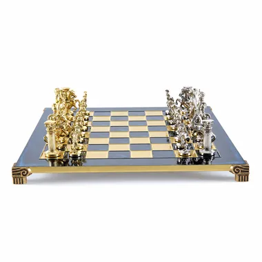 Schachbrett Griechische Bogenschützen von vorne mit aufgereihten goldenen und silbernen Figuren
