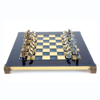 Alternative view of Kleines Schachspiel im kykladischen Kunststil aus Messing, Bronze und Blau – Metall-Schachbrett und Laminierte Holzbox