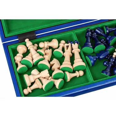 Blaue und elfenbeinfarbene Staunton-Figuren in der Aufbewahrungsbox verstaut