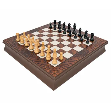 Schachset Kingsclere aus Ebenholz und Nussbaum, Gesamtansicht auf dem Schachbrett