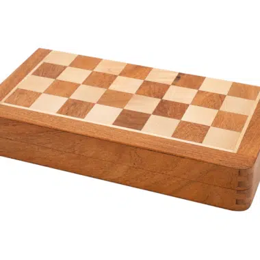 Elegante Aufbewahrungsbox für ein Schachspiel aus massivem Holz - Le Palais Des Echecs